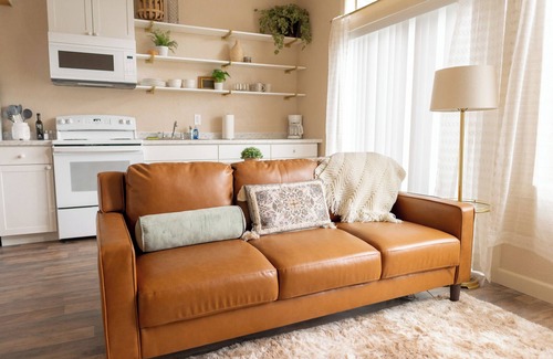 Pasco Apartment | Stylish 1-Bedroom ADU, Modern Comfort + Design