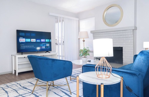 South Lamar Apartment | Stylish 1 Bedroom Apartment at SoLA, 5 Minutes to Downtown