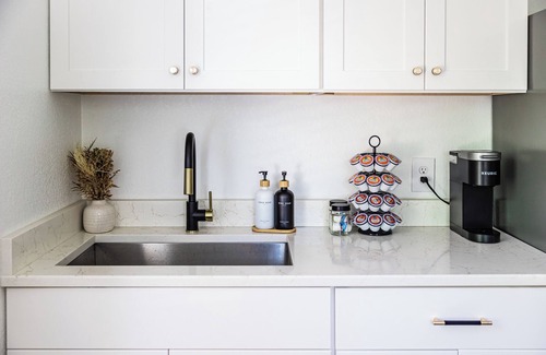 Lakeland Apartment | Stylish 1-Bedroom Upper Unit in Historic Downtown Lakeland