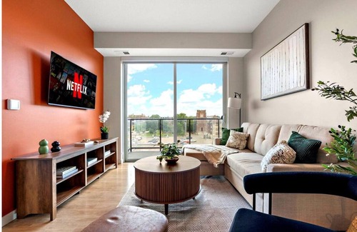 Downtown Minneapolis Condo | Stylish 1B in DT Minneapolis, Minutes to Minneapolis Convention Center & US Bank