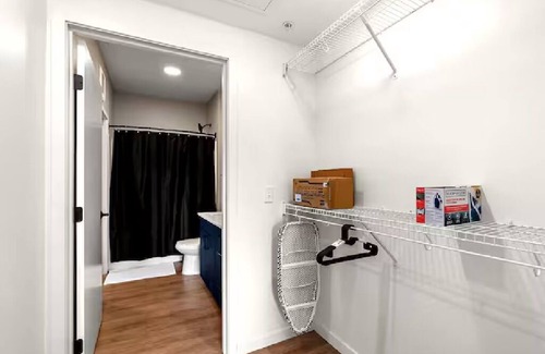 Downtown Minneapolis Condo | Stylish 1B in DT Minneapolis, Minutes to Minneapolis Convention Center & US Bank