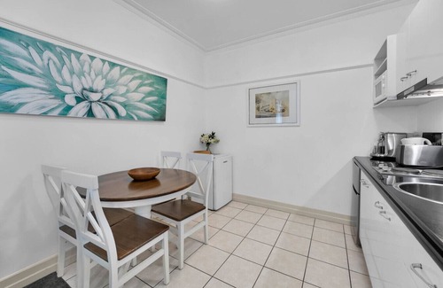 Brisbane Central Business District Apartment | Stylish 1BR Apt with City Views
