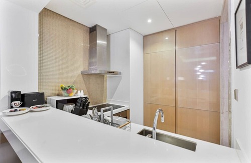 Business Bay Apartment | Stylish 1BR in Business Bay | Burj Khalifa View