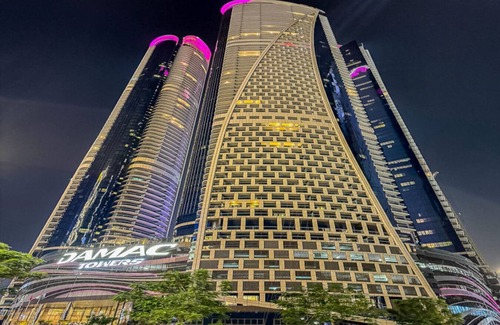 Business Bay Apartment | Stylish 1BR in Business Bay | Burj Khalifa View