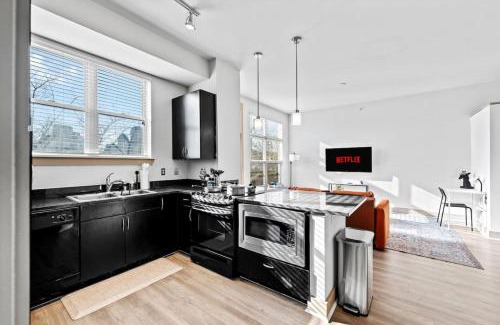 Deep Ellum Apartment | Stylish 1Br in Deep Ellum with Pool and Free Parking