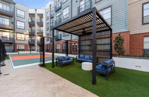 Deep Ellum Apartment | Stylish 1Br in Deep Ellum with Pool and Free Parking
