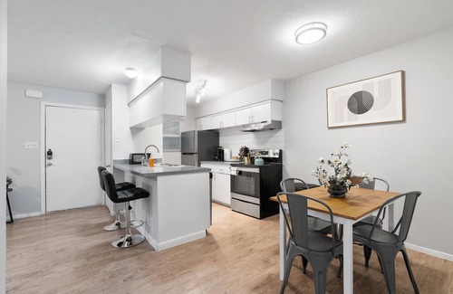 St. Johns Apartment | Stylish 1BR Near UT Highland Evonify