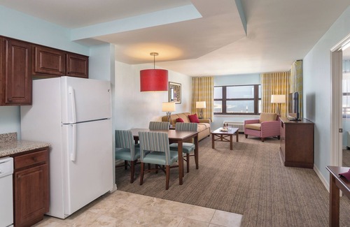Atlantic City Resort | Stylish 1BR Suite w/Full Kitchen, Resort Pool & Spa - 1 Block to Boardwalk