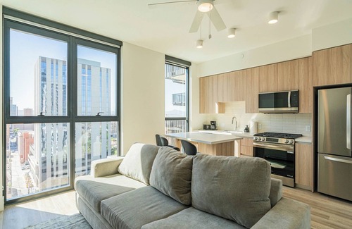 Roosevelt Apartment | Stylish 1BR1BA with Pool, Gym, Rooftop + Washer/Dryer