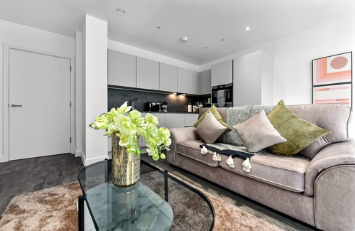 Springfield Apartment | Stylish 2-BD for Trendy Urban Travelers - Sleeps 4