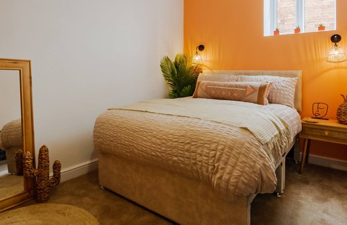 Market Harborough Apartment | Stylish 2-Bed Ibizia Inspired Duplex Apartment with Roof Terrace!