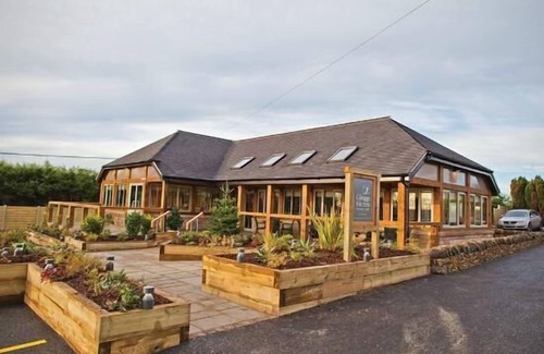Winkhill House | Stylish 2 Bed Peak Dist Cottage Barn Alton Towers