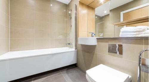 Lansbury Apartment | Stylish 2 Bed Near Excel, Canning Town & O2