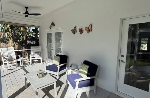 New Smyrna Beach Cottage | Stylish 2-bedroom cottage fully furnished in New Smyrna Beach