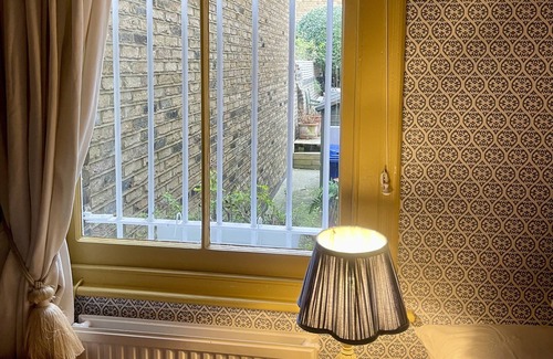 St. Helen's Apartment | Stylish 2 bedroom garden flat - 10 mins to Portobello