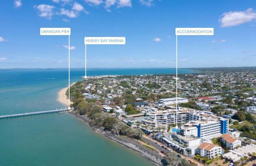 Urangan Apartment | Stylish 2B Villa Ocean Poolside