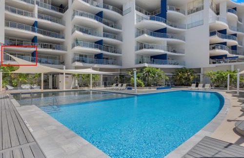 Urangan Apartment | Stylish 2B Villa Ocean Poolside