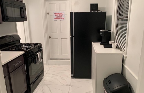 South Baltimore Apartment | Stylish 2BD 1BA apartment located in Federal Hill