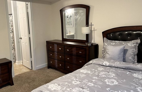 Lake Arbor Condo | Stylish 2BR condo near University of Maryland Capital Region Medical Center