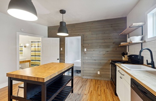 Dallas House | Stylish 2BR Unit Near Deep Ellum + Fair Park