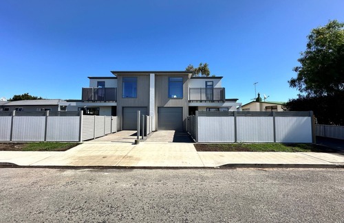Taradale House | Stylish 3-Bed Home in Taradale