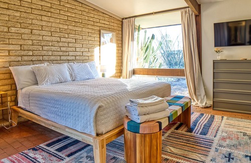 Old Spanish Trail Estates House | Stylish 3 bedroom Home with Private Pool