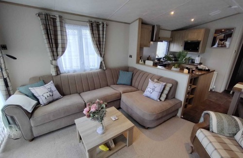 New Forest District House | Stylish 3 BR at Hoburne Bashley, New Forest, leisure PASS included