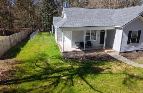 Clearwater House | Stylish 3bd 2bath home