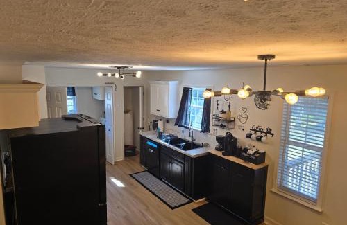 Clearwater House | Stylish 3bd 2bath home