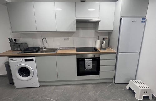 Fortune Green Apartment | Stylish 3BR Appartment - West Hampstead - Sleeps up to 8 - NearTube -