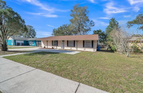 Seffner Community Alliance House | Stylish 3BR Home in Brandon—Pet Friendly, Near Disney & Beaches + Private Yard