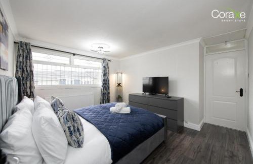 Rowley Regis House | Stylish 3BR Home in Rowley Regis