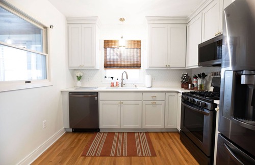 Macalester - Groveland House | Stylish 3BR Home in Prime St. Paul Location