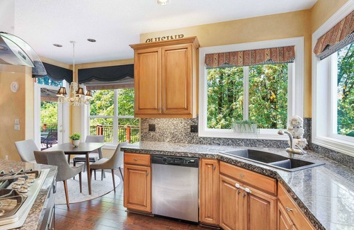 Northwest Portland House | Stylish 3BR Portland Retreat｜Pet-Friendly｜Large Patio & Green Backyard #41532