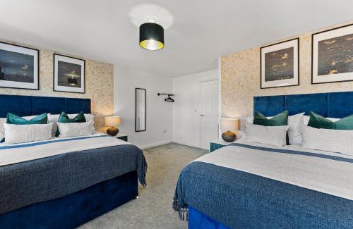 Patchway House | Stylish 4 bed - Parking - Sleeps 14