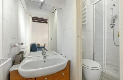 Dergano Apartment | Stylish 4 Guest Apartment Near to Metro Dergano