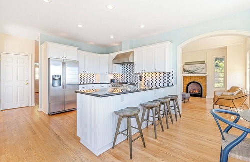 Northwest Portland House | Stylish 4BR｜Main-Level Bedroom｜Pet-Friendly｜Garage & Patio for Easy Living#41001