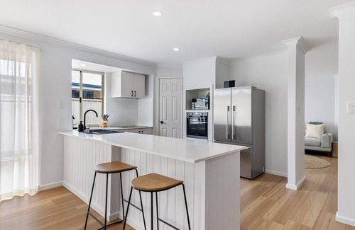Geographe House | Stylish 5-Bedroom Home Geographe