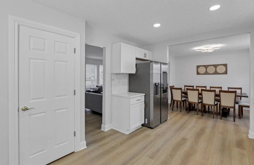 New California House | Stylish 5BR Designer Home w/Deck & Hot Tub