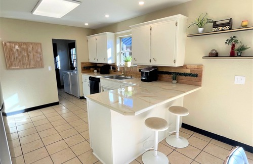 Springdale House | Stylish and funky, minutes away from everything NWA has to offer!