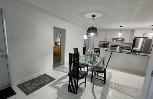 Saint-Hubert House | Stylish and luxurious apartment. Close to Mont-saint-Bruno.