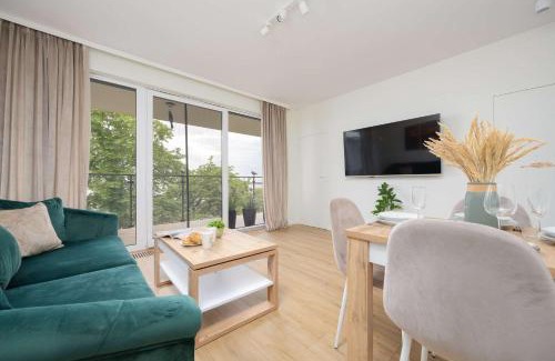 Serock Apartment | Stylish Apartment by the Lake with Balcony in Zegrze by Noclegi Renters