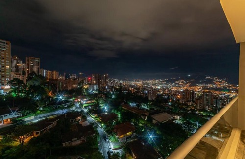 El Tesoro Apartment | Stylish Apartment in Medellins Best Location