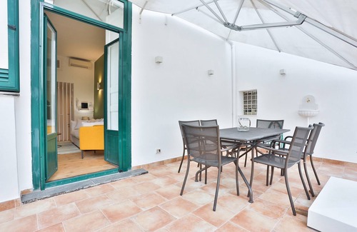 Salerno Apartment | Stylish Apartment in the Heart of Salerno – Gateway to the Amalfi Coast