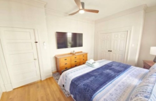 Charlotte House | Stylish Apartment in Charlotte