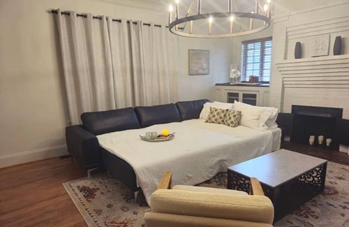 Charlotte House | Stylish Apartment in Charlotte