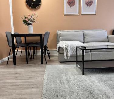 Neukoelln Apartment | Stylish Apt in Neukölln kiez Privat Parkplatz