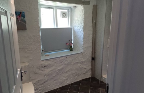 Chysauster Bed & Breakfast | Stylish B & B studio with parking 3 miles from St Ives