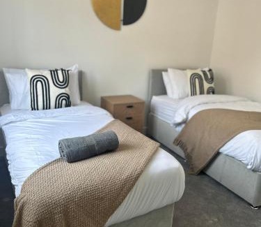 Barwell Apartment | Stylish Barwell Home B with Free Parking - Sleeps 4