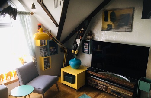 Alesund Apartment | Stylish Bedroom in Downtown Ålesund near bus station